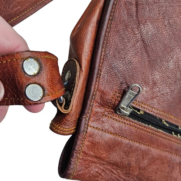 Komal Passion Brown Leather Crossbody Saddle Bag Buckle Closure Adjustable Strap - Picture 6 of 12